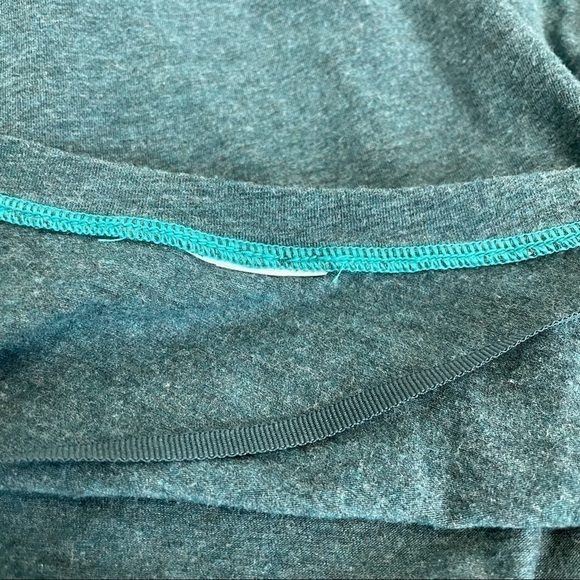 Under Armour Green Long Sleeve Scoop Neck Top - Picture 4 of 4